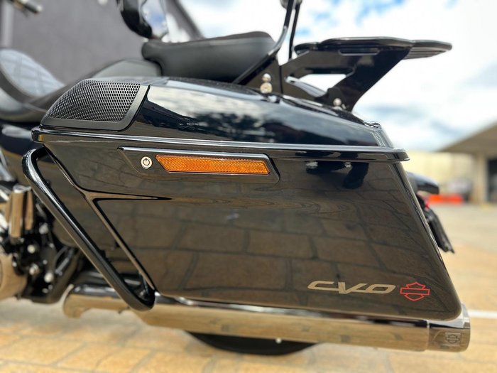 2022 Harley-Davidson CVO Road Glide 117 (FLTRXSE) Touring Blue