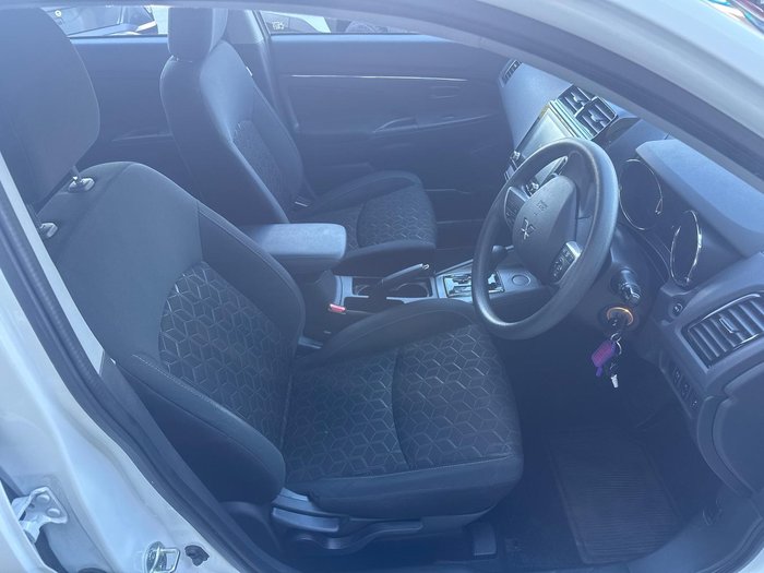 2023 Mitsubishi ASX ES