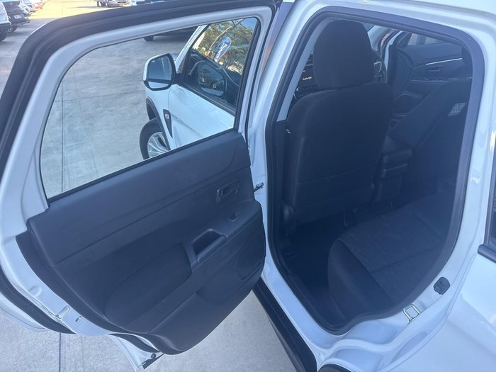 2023 Mitsubishi ASX ES