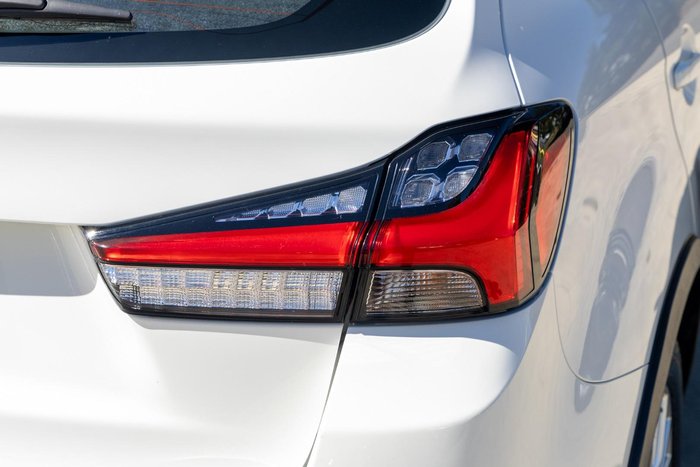 2023 Mitsubishi ASX ES