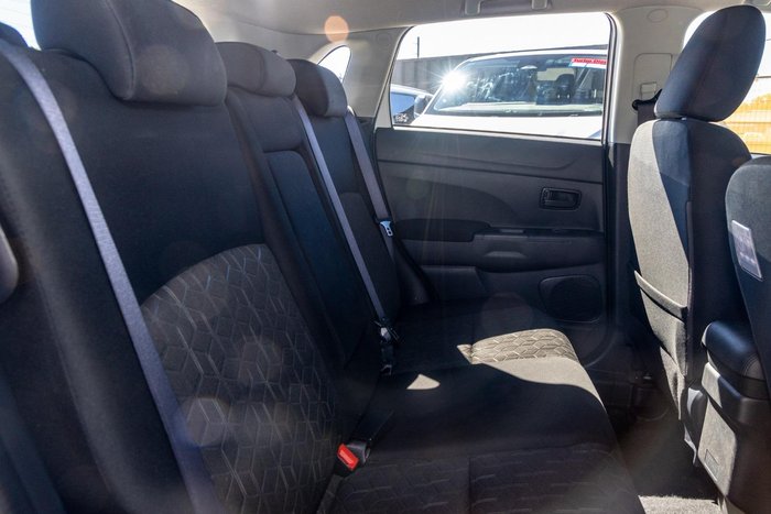 2023 Mitsubishi ASX ES