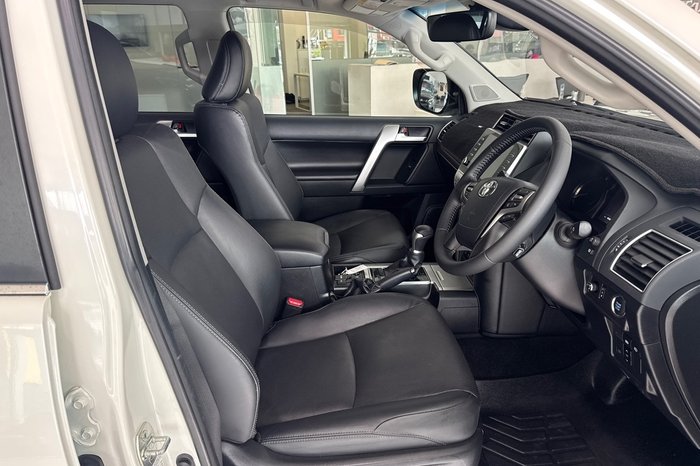 2023 Toyota Landcruiser Prado VX Flat Tailgate