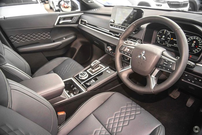 2024 Mitsubishi Outlander PHEV GSR