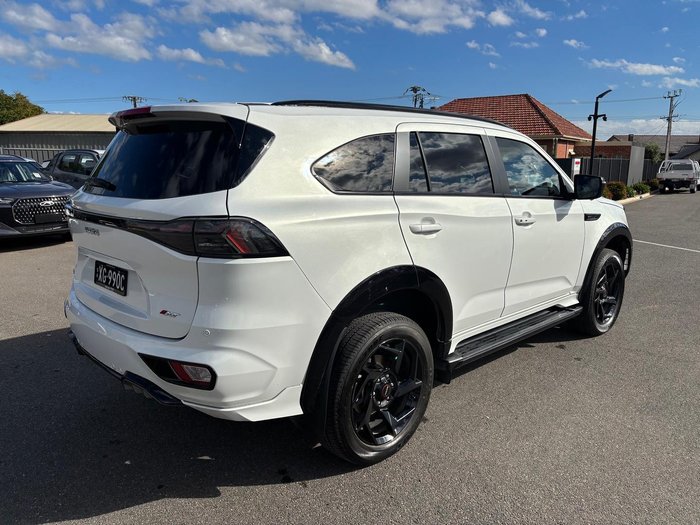 2026 Isuzu MU-X X-TERRAIN MY25.5 4X4 Dual Range Moonstone White