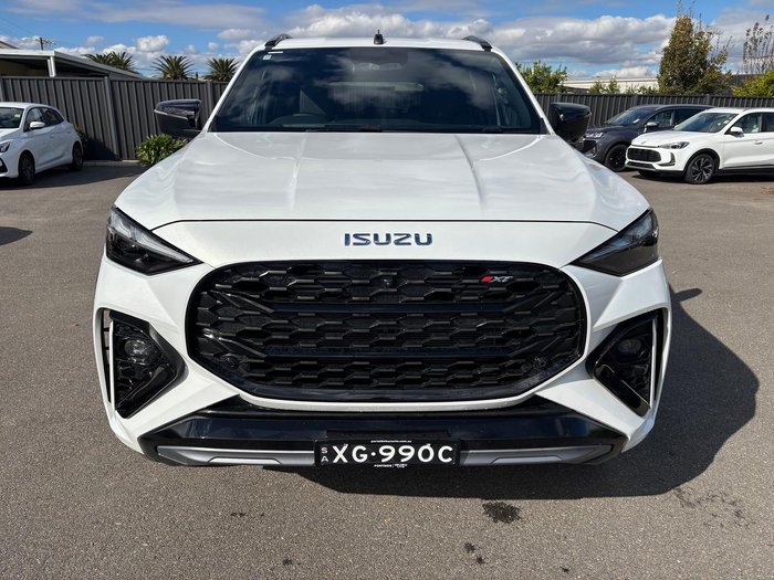 2026 Isuzu MU-X X-TERRAIN MY25.5 4X4 Dual Range Moonstone White