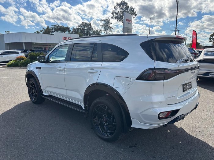 2026 Isuzu MU-X X-TERRAIN MY25.5 4X4 Dual Range Moonstone White