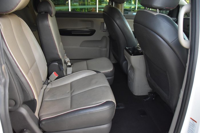 2015 Kia Carnival SLi YP MY15 Clear White