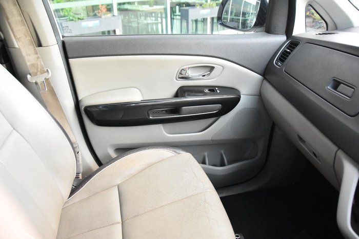 2015 Kia Carnival SLi YP MY15 Clear White