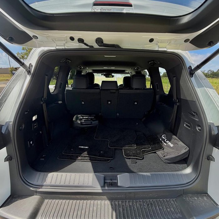2025 Lexus LX 600 Luxury