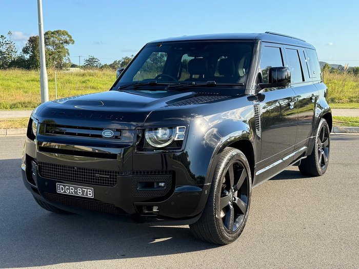 2023 Land Rover Defender 110 D300 X-Dynamic HSE