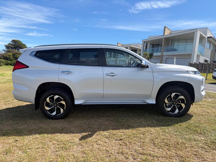 2024 Mitsubishi Pajero Sport GLS