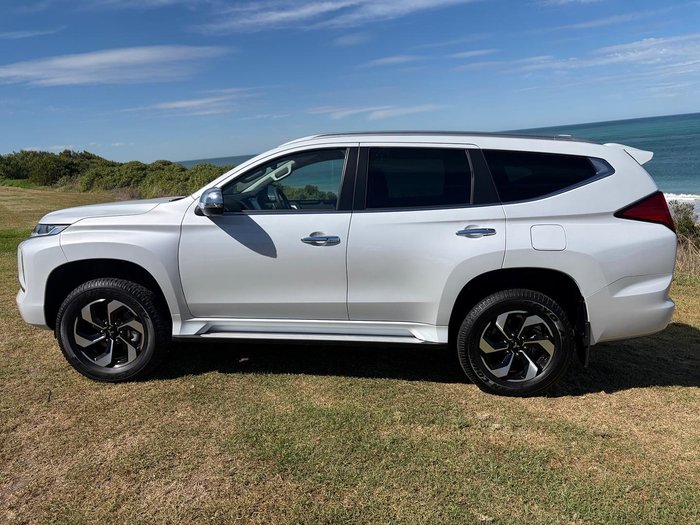 2024 Mitsubishi Pajero Sport GLS