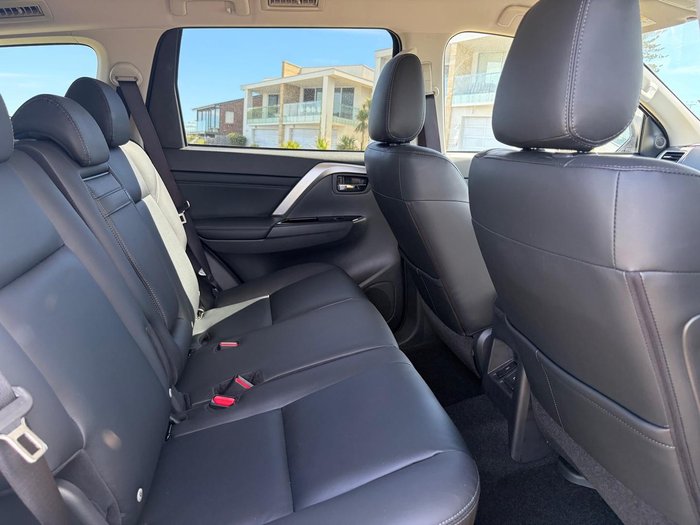 2024 Mitsubishi Pajero Sport GLS