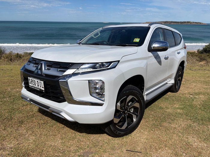 2024 Mitsubishi Pajero Sport GLS