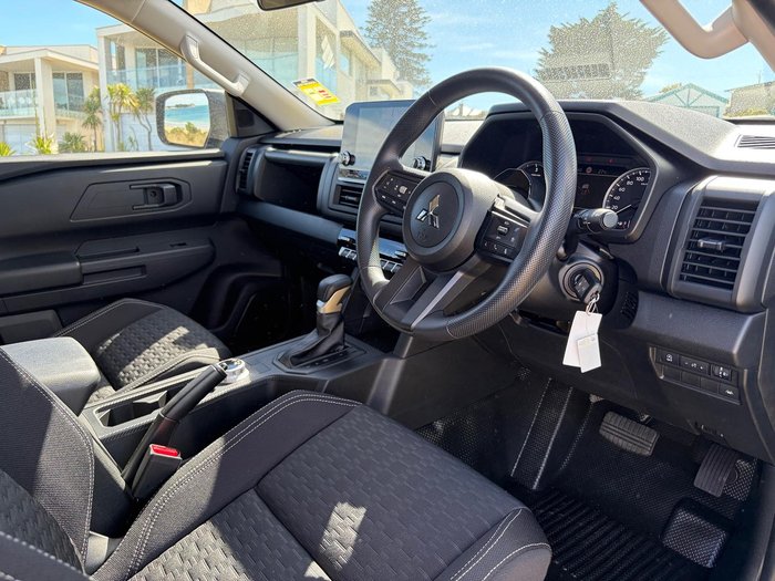 2025 Mitsubishi Triton GLX+