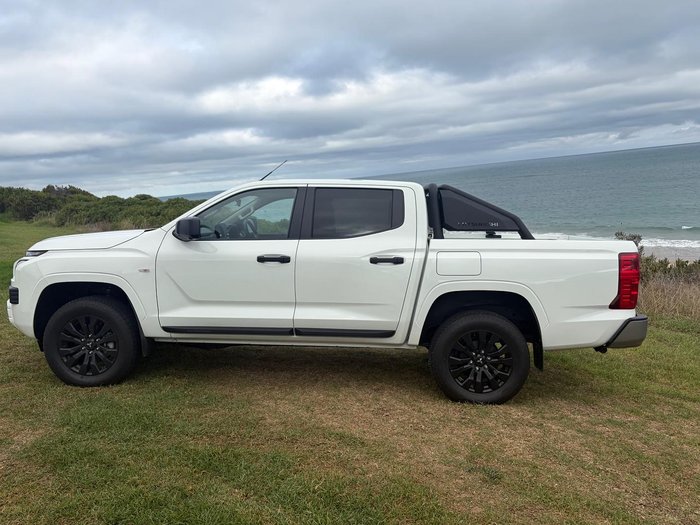 2025 Mitsubishi Triton GLX-R