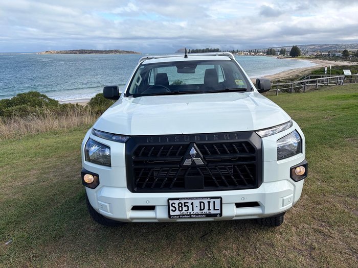 2025 Mitsubishi Triton GLX