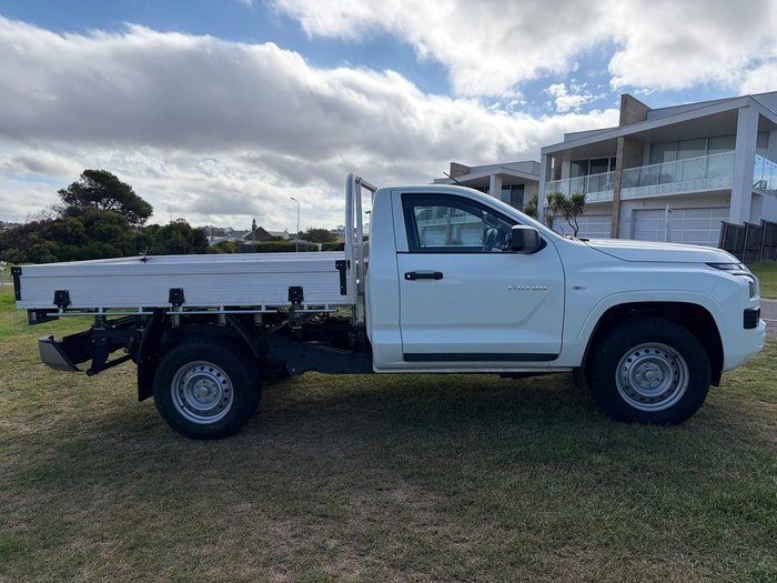 2025 Mitsubishi Triton GLX