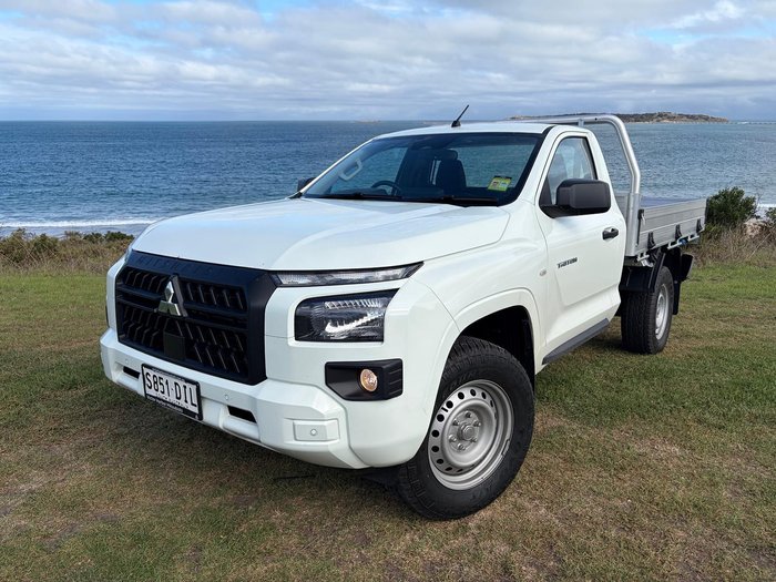 2025 Mitsubishi Triton GLX
