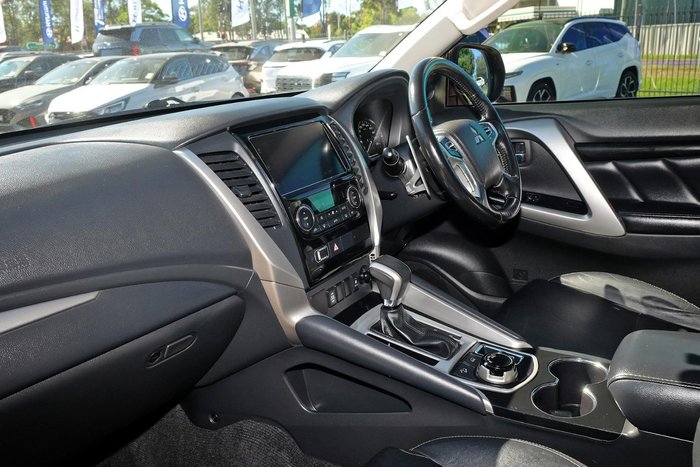 2019 Mitsubishi Pajero Sport Black Edition