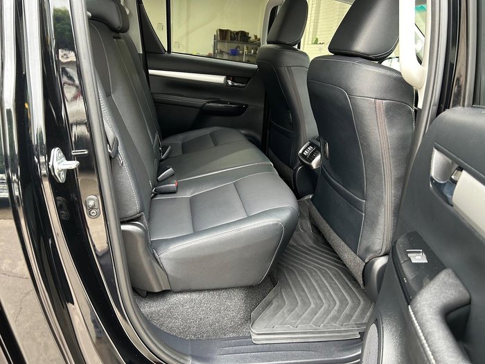2023 Toyota Hilux SR5