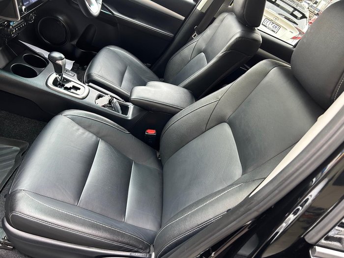 2023 Toyota Hilux SR5