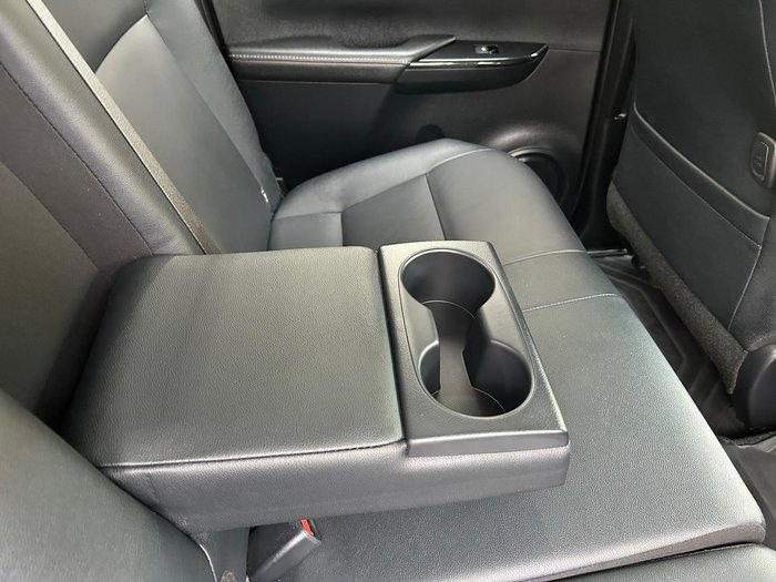 2023 Toyota Hilux SR5