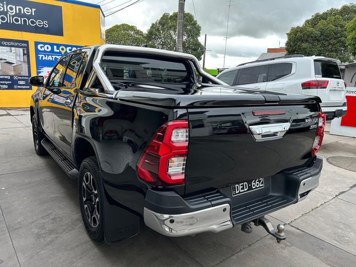 2023 Toyota Hilux SR5