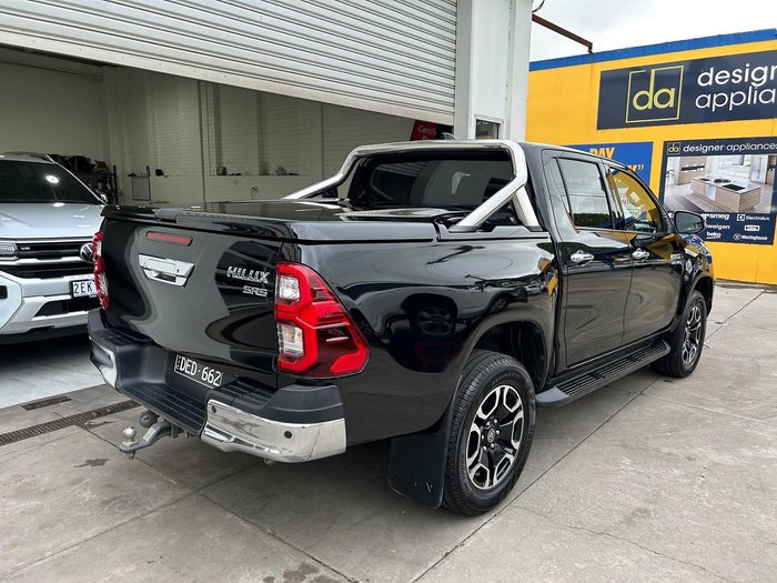 2023 Toyota Hilux SR5