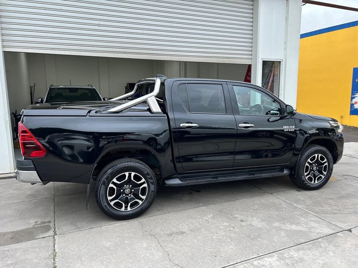 2023 Toyota Hilux SR5