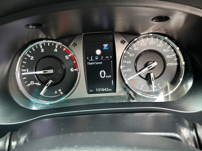 2023 Toyota Hilux SR5