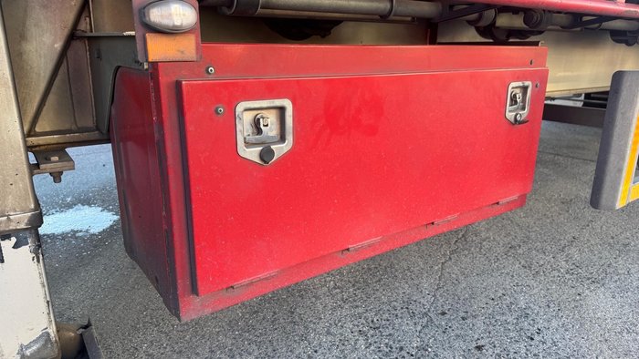 2016 Krueger 24P Drop Deck Red