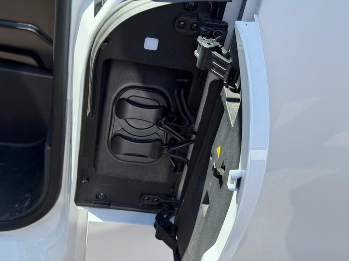 2023 LDV eDeliver 7