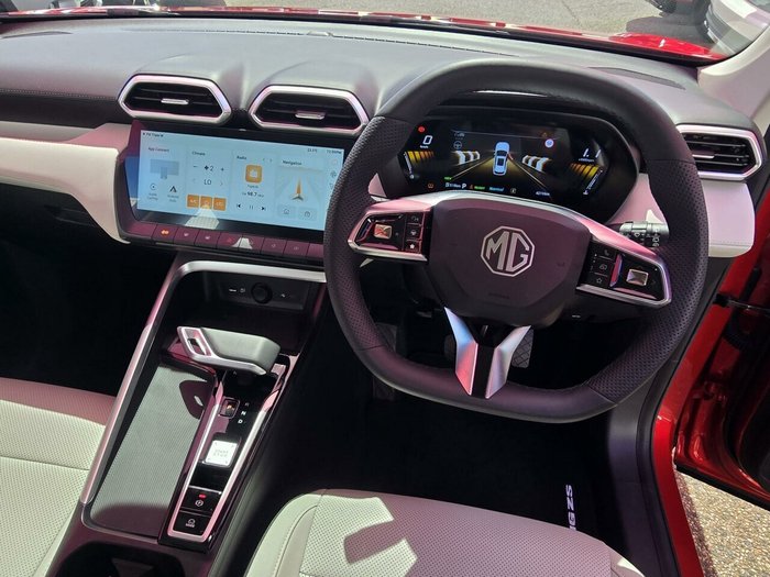 2024 MG ZS Essence Hybrid+