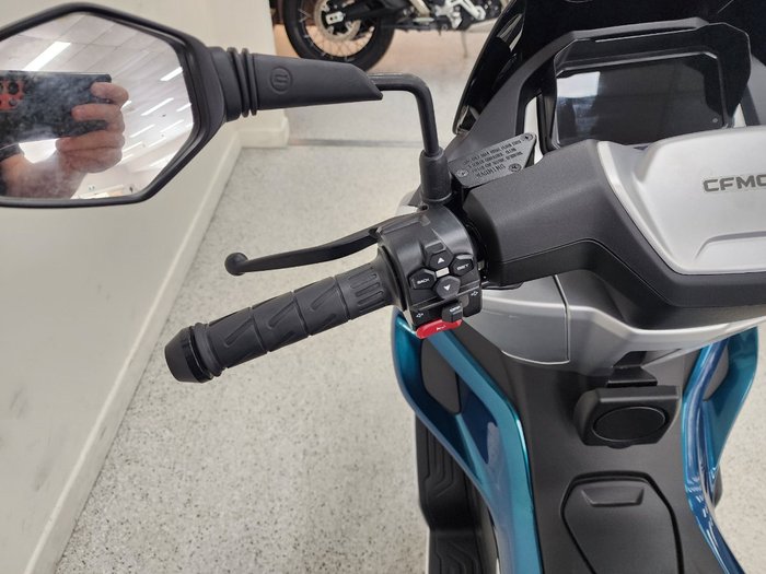 2025 CFMOTO 2025 CFMOTO 150CC 150SC Scooter ABS Silver