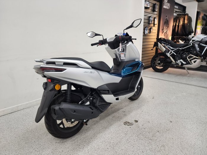 2025 CFMOTO 2025 CFMOTO 150CC 150SC Scooter ABS Silver