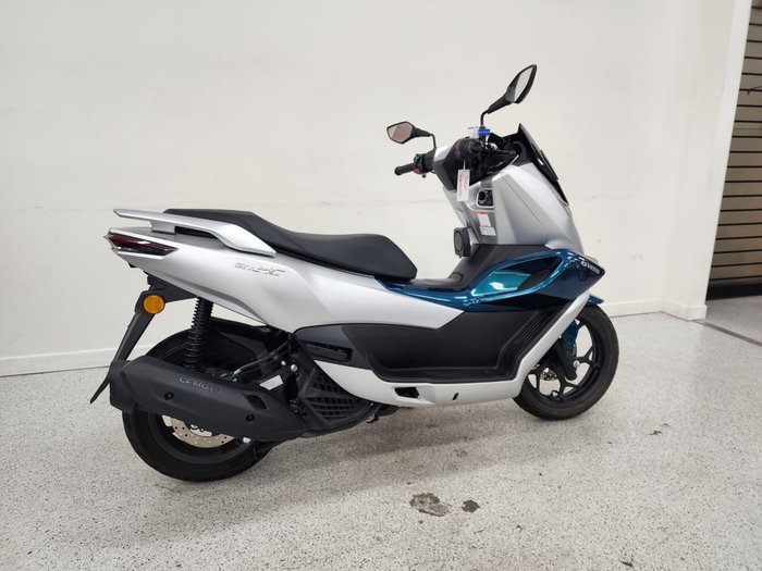 2025 CFMOTO 2025 CFMOTO 150CC 150SC Scooter ABS Silver