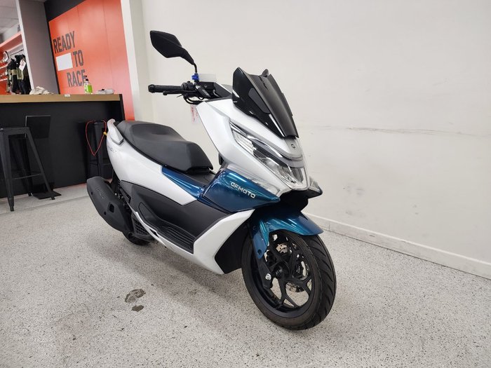 2025 CFMOTO 2025 CFMOTO 150CC 150SC Scooter ABS Silver
