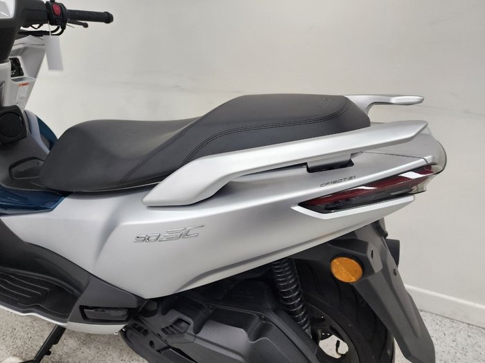 2025 CFMOTO 2025 CFMOTO 150CC 150SC Scooter ABS Silver