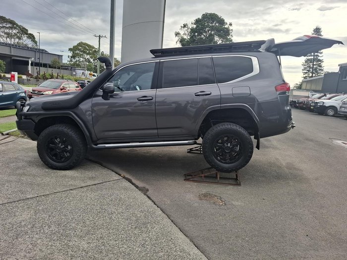 2022 Toyota Landcruiser VX