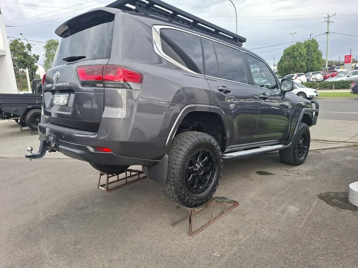 2022 Toyota Landcruiser VX