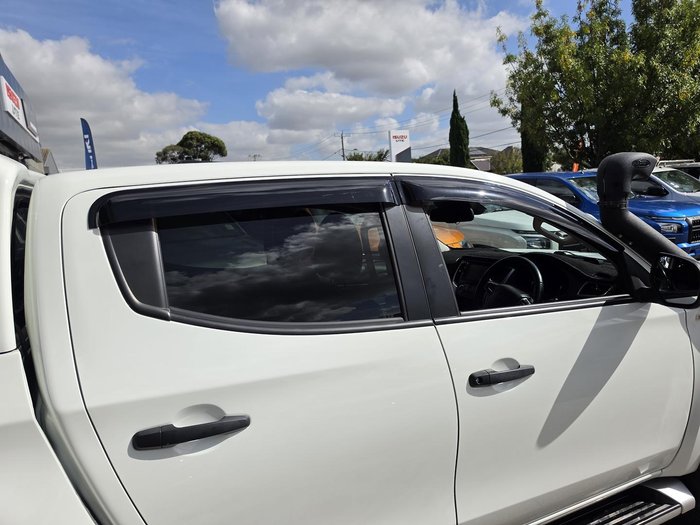 2022 Mitsubishi Triton GLX