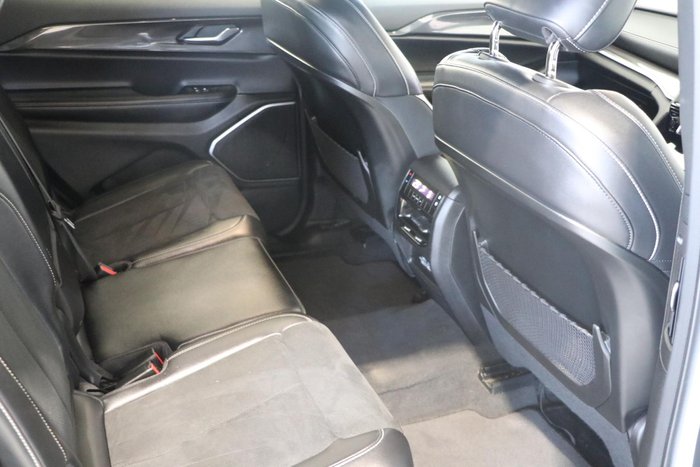 2022 Jeep Grand Cherokee L Night Eagle