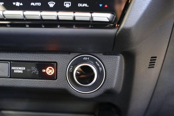 2025 Isuzu D-MAX BLADE