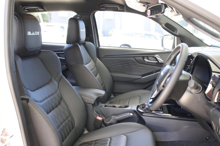 2025 Isuzu D-MAX BLADE