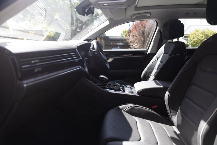 2025 Volkswagen Touareg 210TDI Elegance