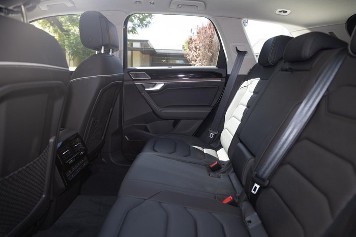 2025 Volkswagen Touareg 210TDI Elegance