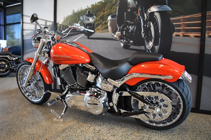 2017 HARLEY-DAVIDSON FXSB SOFTAIL BREAKOUT