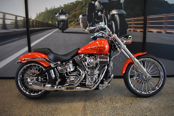 2017 HARLEY-DAVIDSON FXSB SOFTAIL BREAKOUT