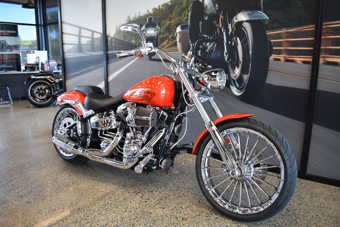 2017 HARLEY-DAVIDSON FXSB SOFTAIL BREAKOUT